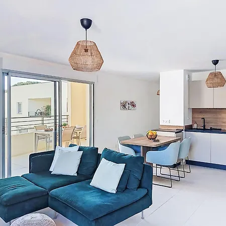 Florea Parc By Interhome
